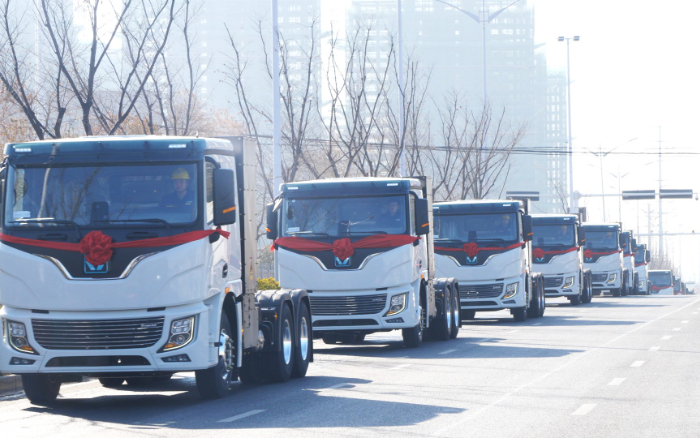 百臺齊發，千臺簽約！徐工新能源牽引車奔赴浙江