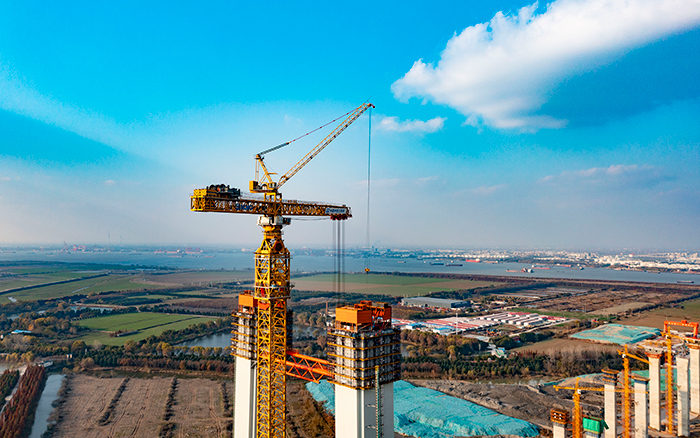 最重522噸！徐工超大塔助力張靖皋長江大橋沖刺六項“世界之最”