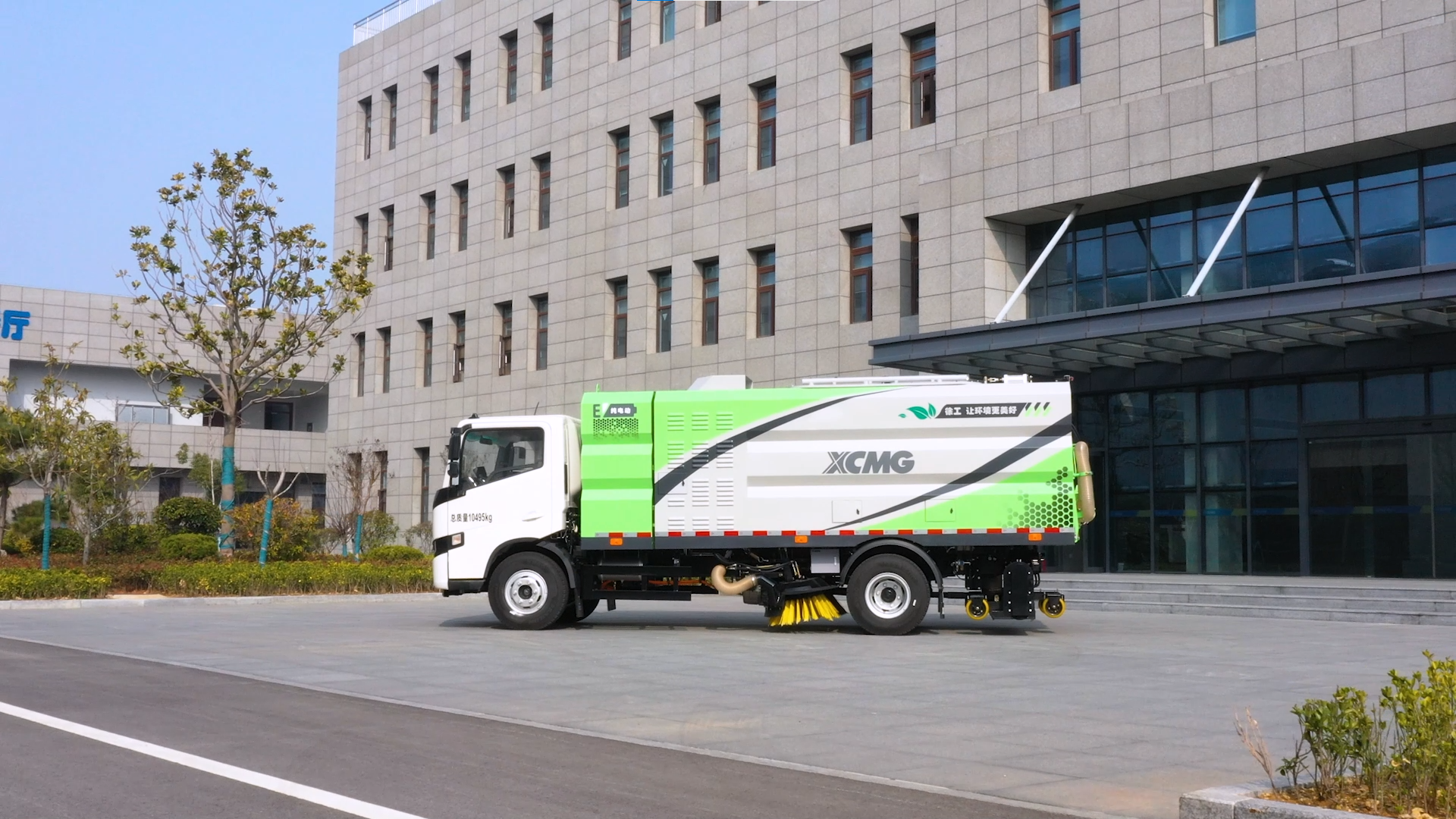 【新品搶先看】無懼灰塵挑戰，徐工干濕兩用吸塵車強勢來襲！