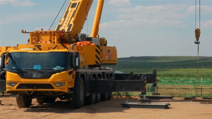 穩(wěn)鉤定乾坤！徐工G2代XCA200G8-1決勝風(fēng)電基礎(chǔ)吊裝