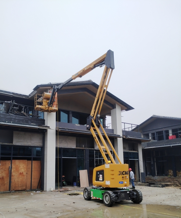 綠色建造新標(biāo)桿！徐工鋰電高機助力鄂州民生工程