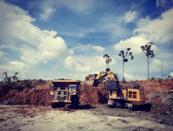 1+1>2，徐工“挖運”礦山組合擎動印尼煤礦作業效率