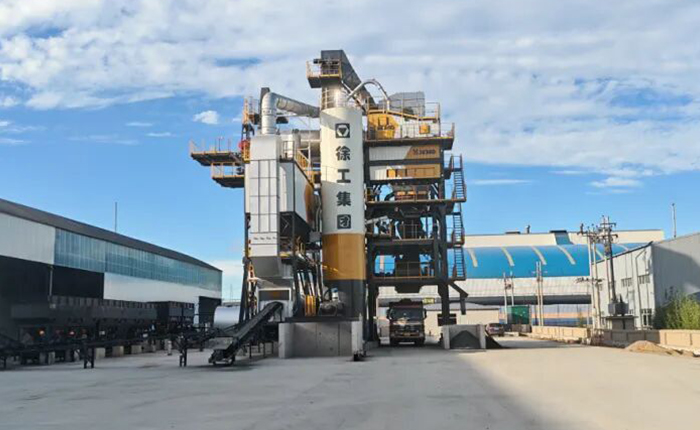 徐工道路養護明星產品亮相內蒙，高效施工彰顯硬核實力！