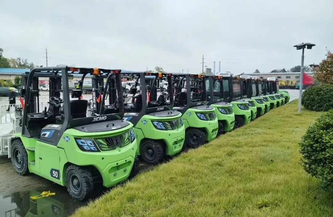 徐工孔雀大噸位叉車(chē)，“上崗”湖南鋼鐵廠