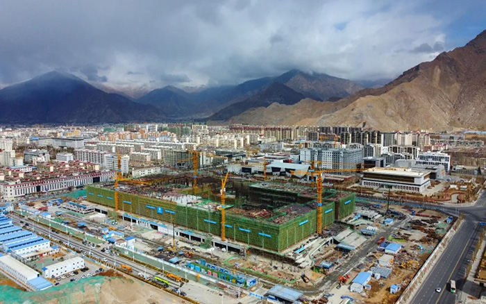 “世界屋脊”再建新地標(biāo)！徐工群塔“交作業(yè)了”！