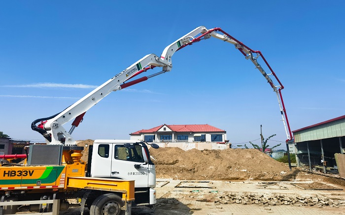 鐵臂擎筑新鄉(xiāng)村！徐工泵車“一臂到位”賦能滄州農(nóng)居煥新程