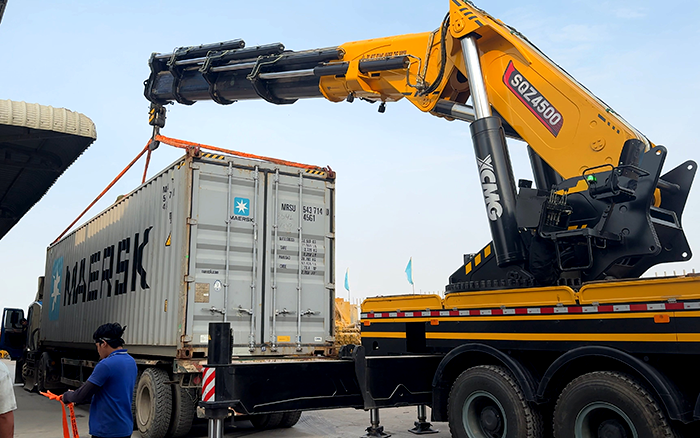 東南亞“轉(zhuǎn)運王牌”！ 徐工SQZ4500C集裝箱作業(yè)穩(wěn)準(zhǔn)快