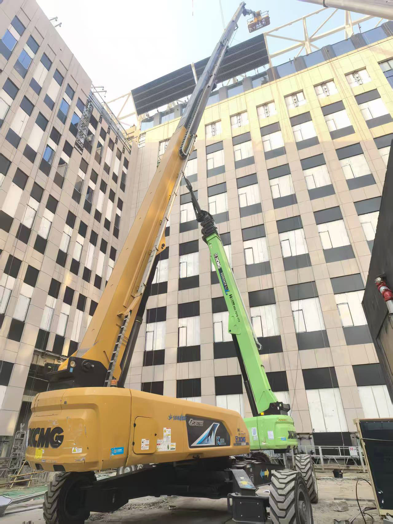 筑夢名校！徐工高米數直臂高空作業平臺護航人大附中項目建設